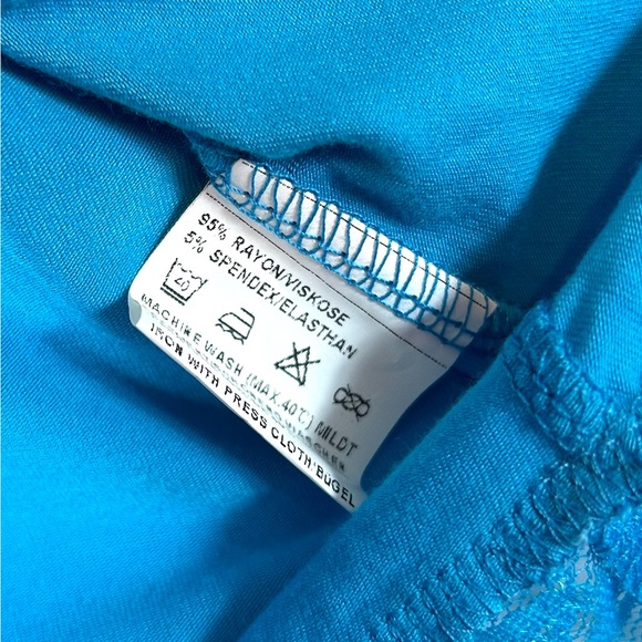 NWT Womens Lightweight V Neck Lace Trimmed Summer Top / Sz large - Picture 7 of 8